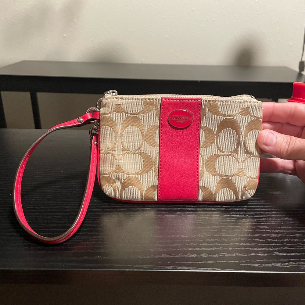 Coach❤️ Signature Wristlet in Tan With Pink Leather Like New